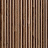 Holzlamellen mit natürlicher Struktur als stilvoller Sichtschutz im Garten.